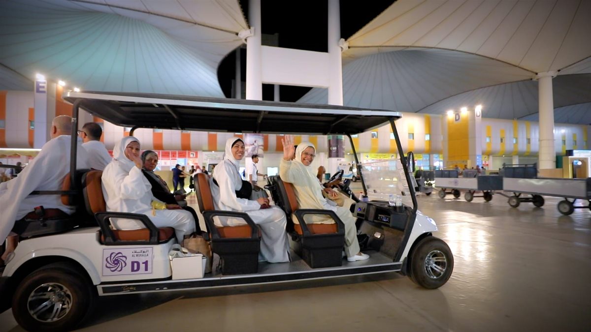 بعثة أسر شهداء الشرطة تغادر مطار القاهرة متوجهة إلى الأراضى المقدسة لأداء فريضة الحج<br> 