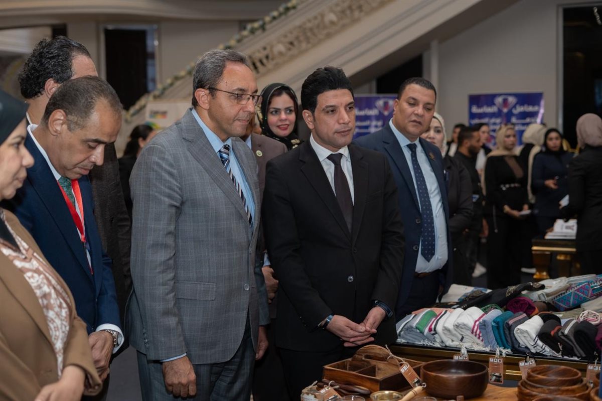 نائب محافظ سوهاج يشارك في المؤتمر الـ 7 للصيادلة المصريين