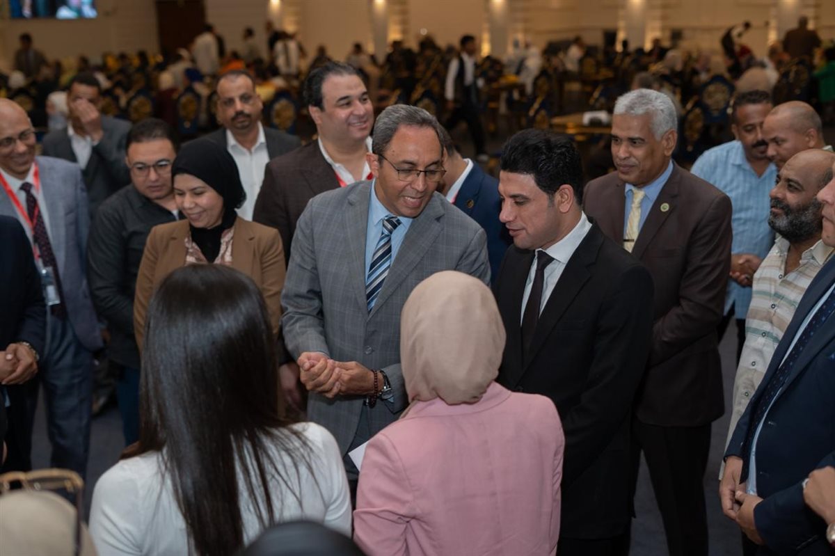 نائب محافظ سوهاج يشارك في المؤتمر الـ 7 للصيادلة المصريين