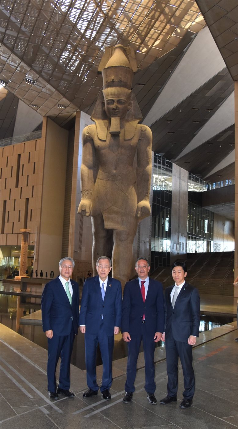 البهو الرئيسي في المتحف المصري الكبير 