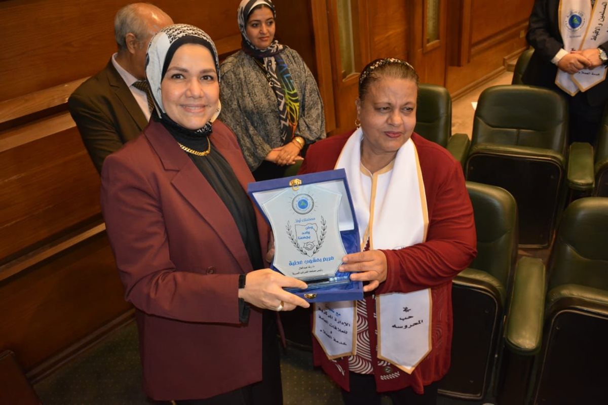 الضرائب  تكرم العاملين الفائزين بالمسابقات الدينية دعمًا للوحدة الوطنية 