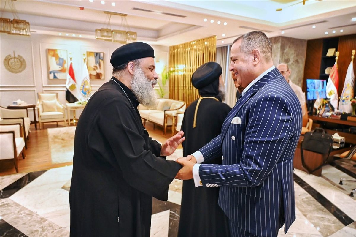 محافظ جنوب سيناء يلتقى الأنبا أبوللو والوفد المرافق له