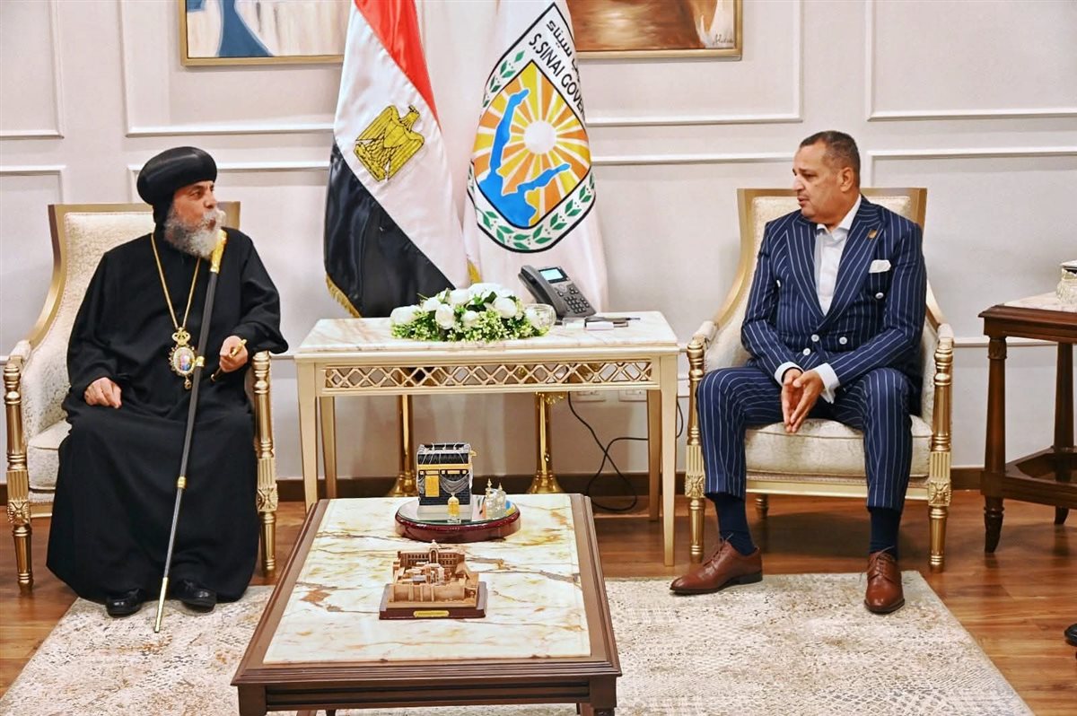 محافظ جنوب سيناء يلتقى الأنبا أبوللو والوفد المرافق له