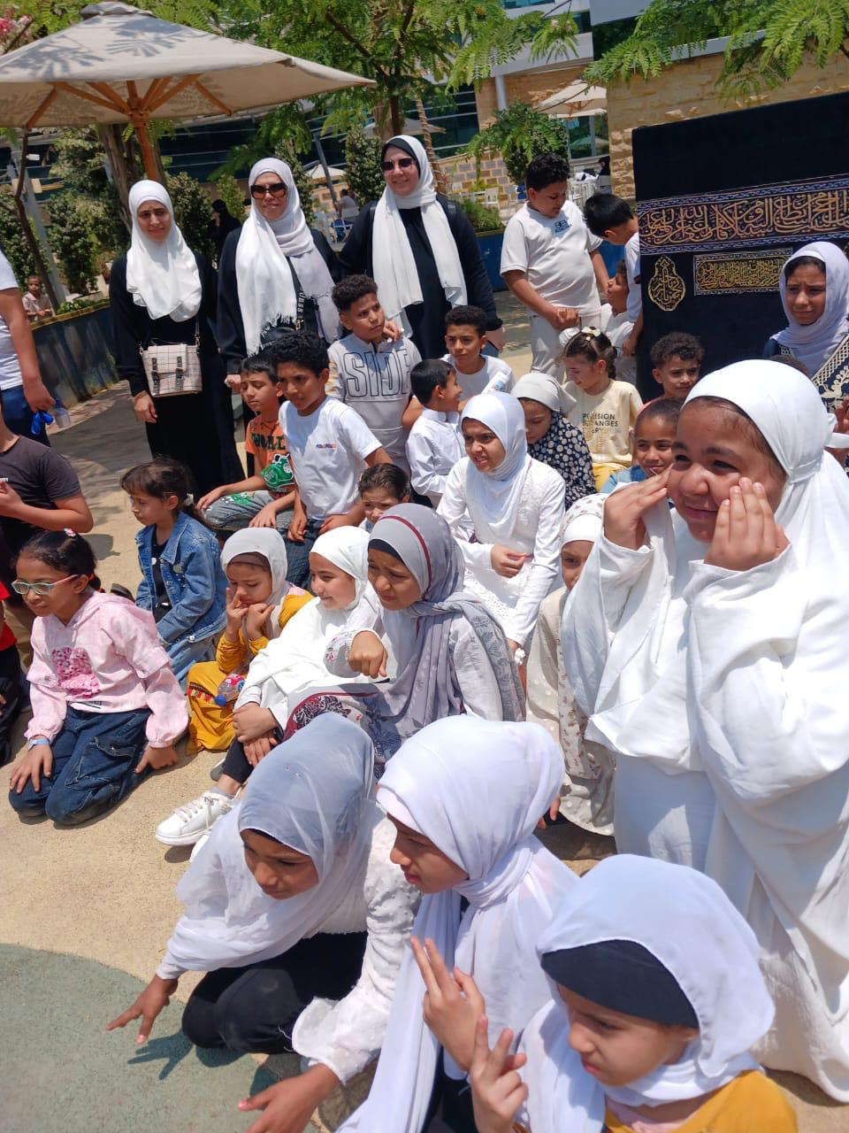 أطفال مسجد مصر يشاركون أطفال 57357 محاكاة مناسك الحج 