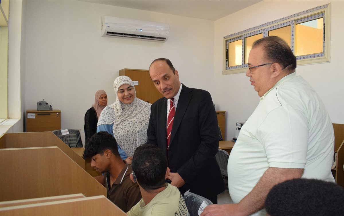 رئيس جامعة العريش