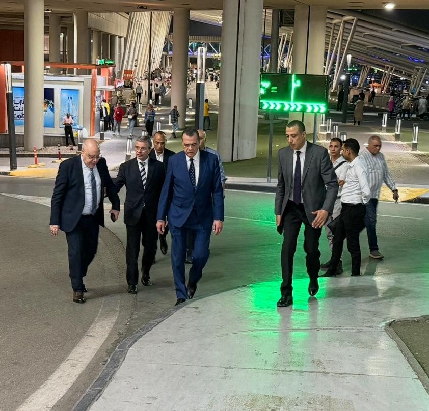 جولة ميدانية لمنظومة العمل الجمركي بمطار القاهرة الدولي