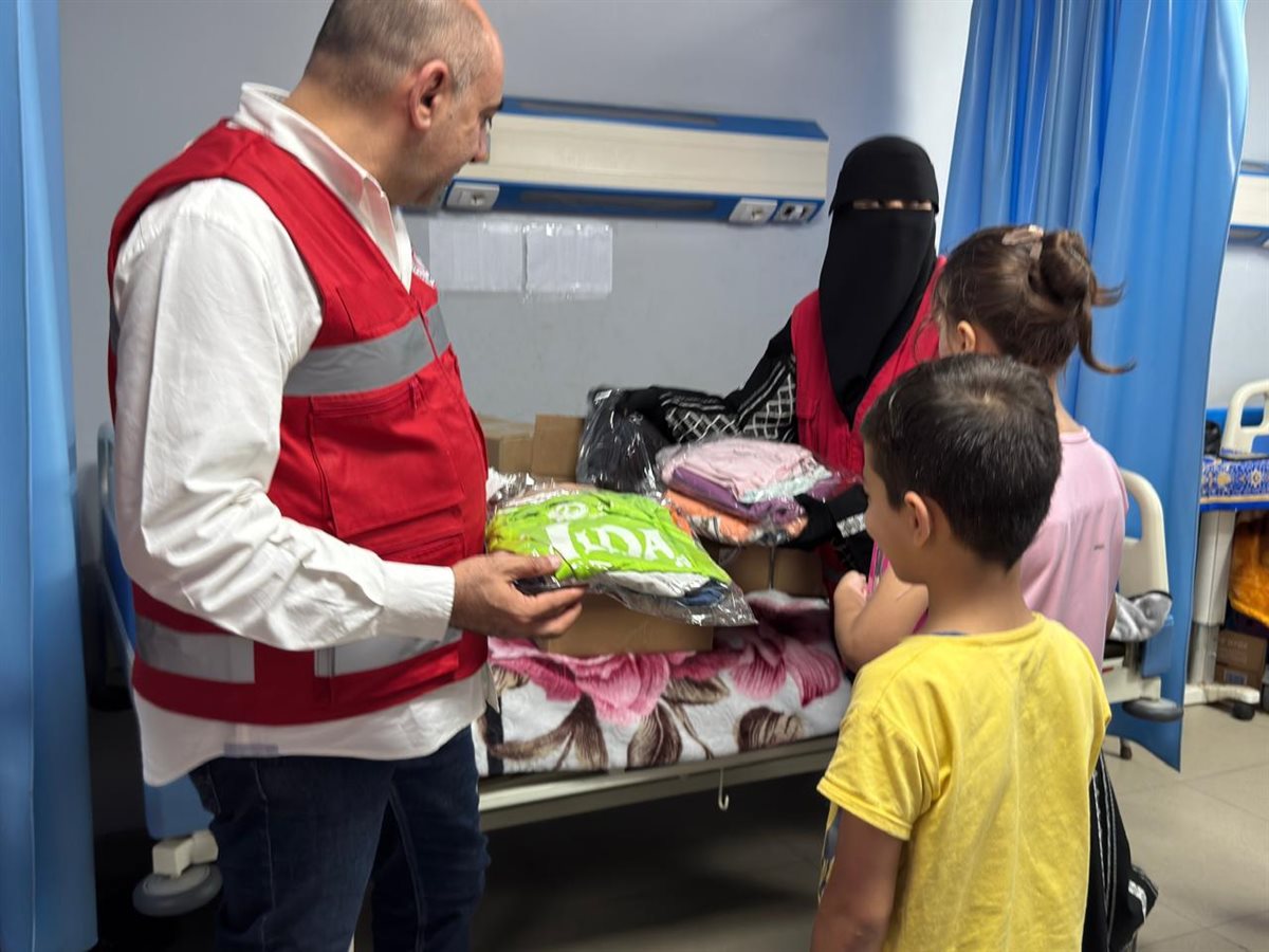 الهلال الأحمر يدعم المرضى الفلسطينيين في مستشفيات المنوفية