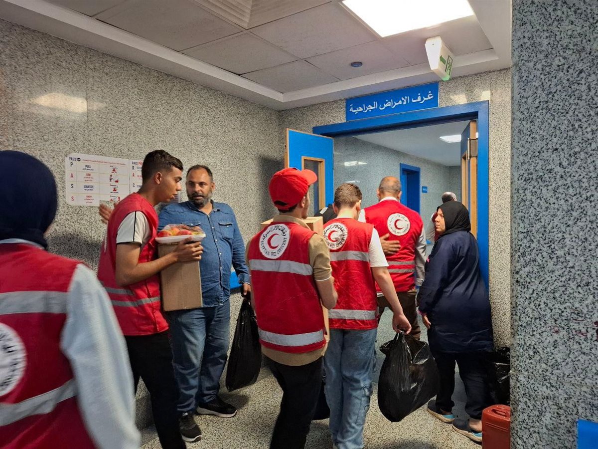الهلال الأحمر يدعم المرضى الفلسطينيين في مستشفيات المنوفية