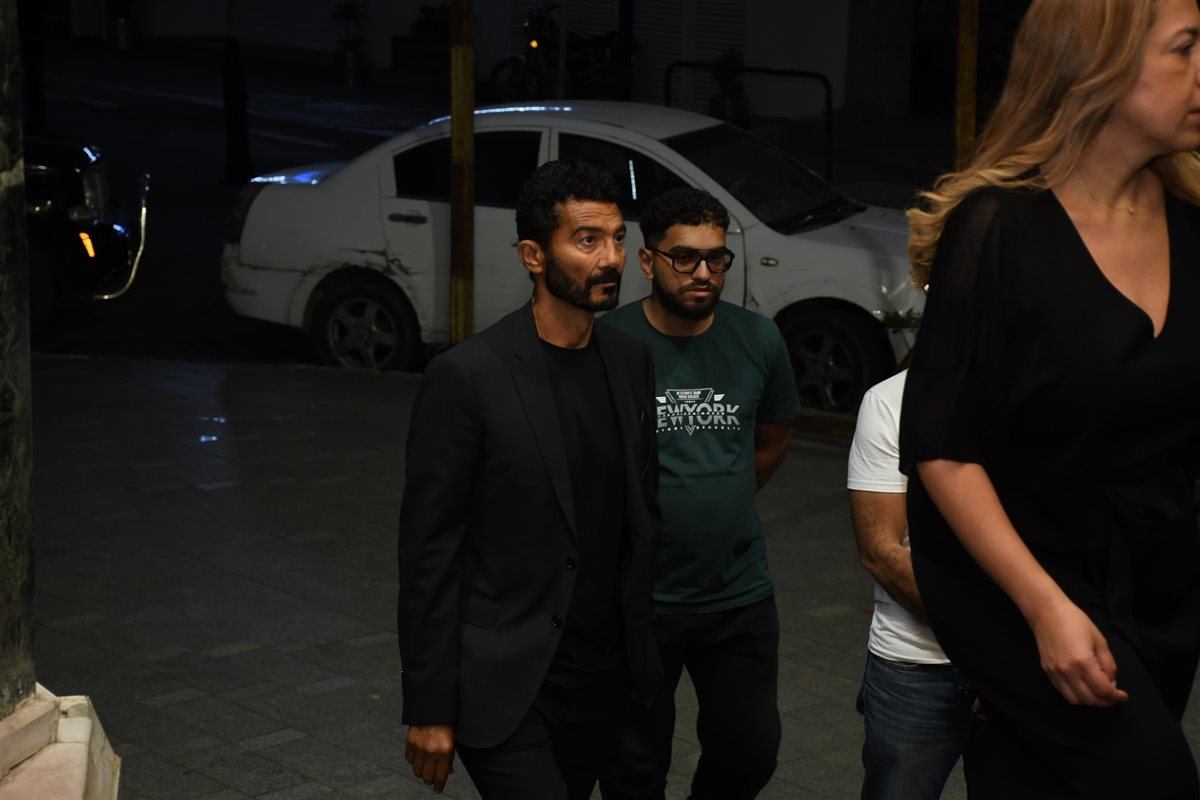 جوم الفن يقدمون واجب العزاء في الفنانة سميحة أيوب بمسجد عمر مكرم