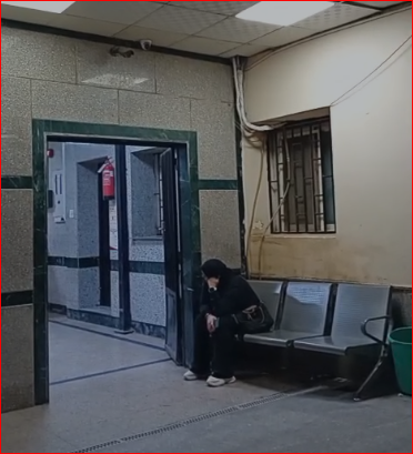 أسرة مريضة تشكو غياب بعض الأطباء بمستشفى المقطم ليلة عيد الأضحى