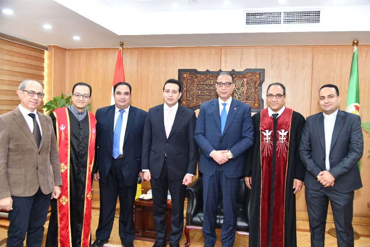 محافظ الفيوم يستقبل المهنئين بعيد الأضحى المبارك 