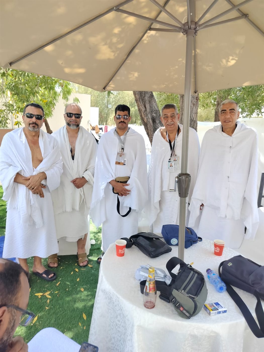 حجاج السياحة يبدأون أداء نسك رمي الجمرات في مشعر منى 