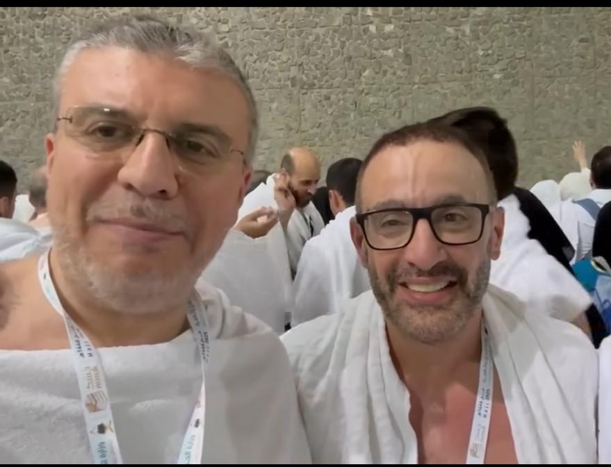 عمرو الليثي يلتقي بـ أحمد السقا أثناء رمي الجمرات