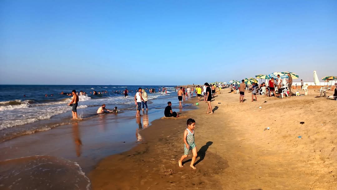 توافد المواطنين على مصيف بلطيم