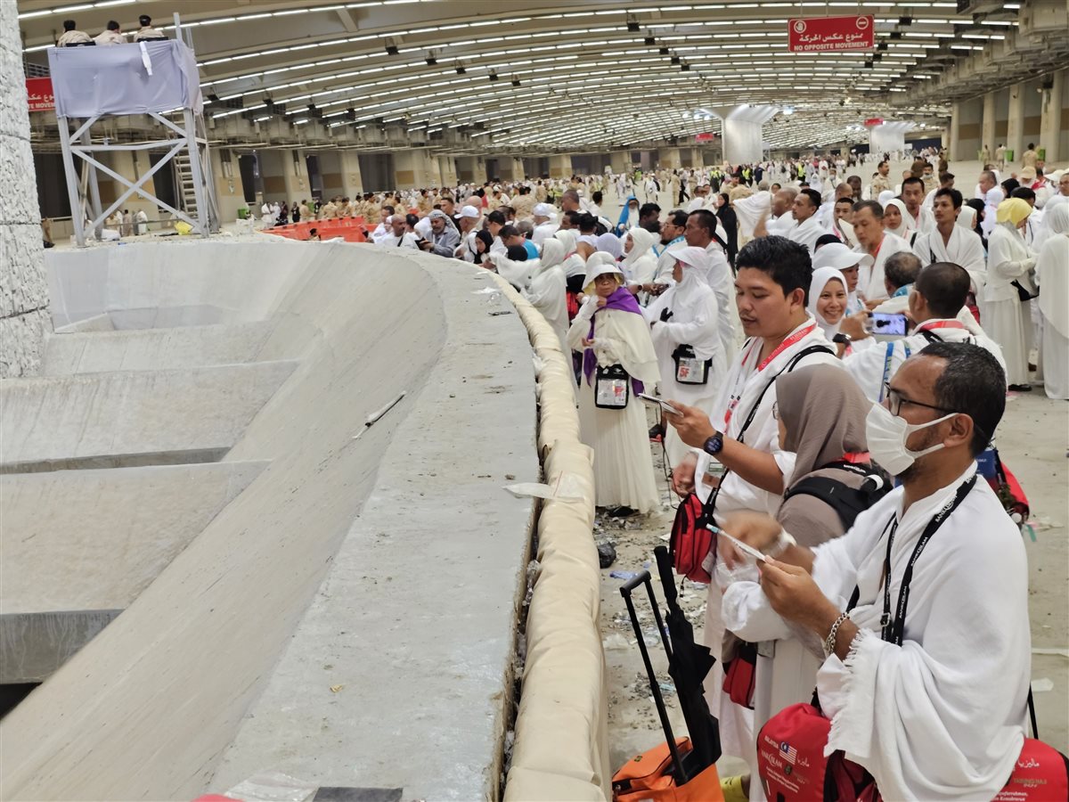  رمي الجمرات في أول أيام التشريق