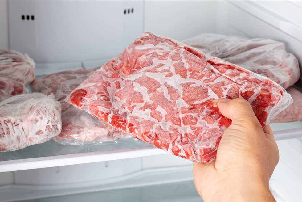 طريقة فك اللحمة من التجميد بشكل صحيح دون التأثير على الطعم