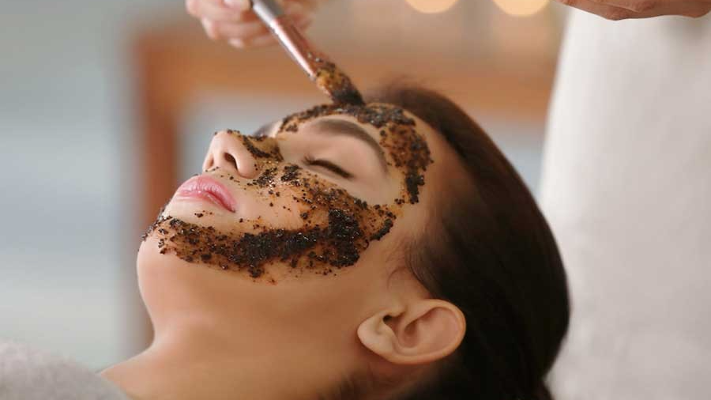 ماسكات للوجه في البيت بالقهوة