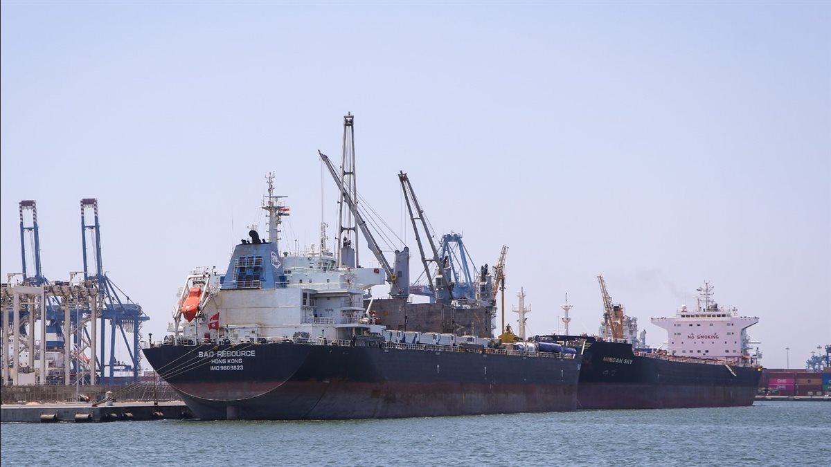 ميناء دمياط