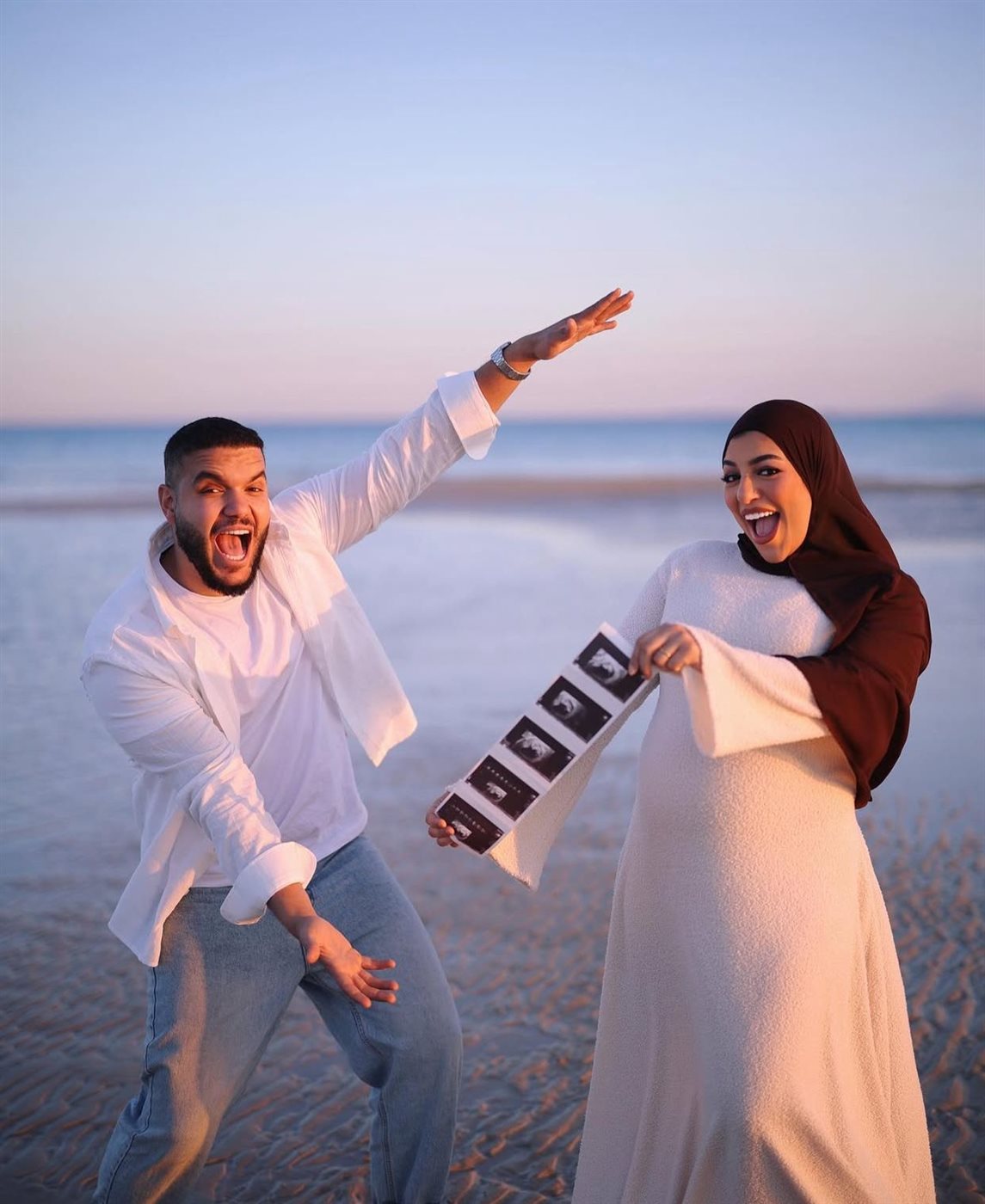 البلوجر حسام أنتيكا وزوجته يارا البهنساوي