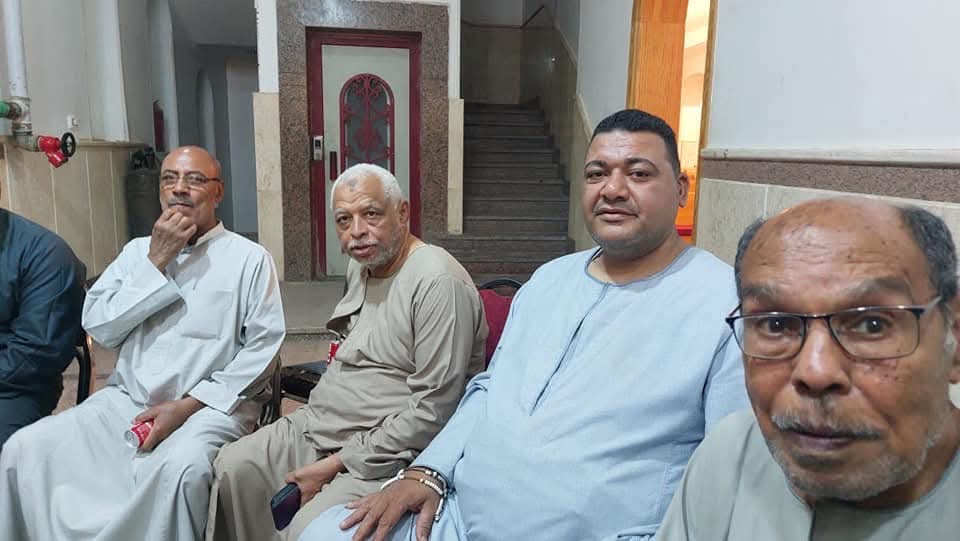 الأهالي يزورون كنيسة إسنا للتضامن 