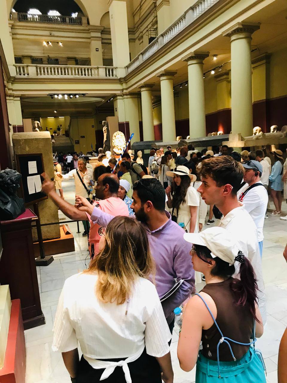 إقبال كبير من السائحين على زيارة المتحف المصري بالتحرير 