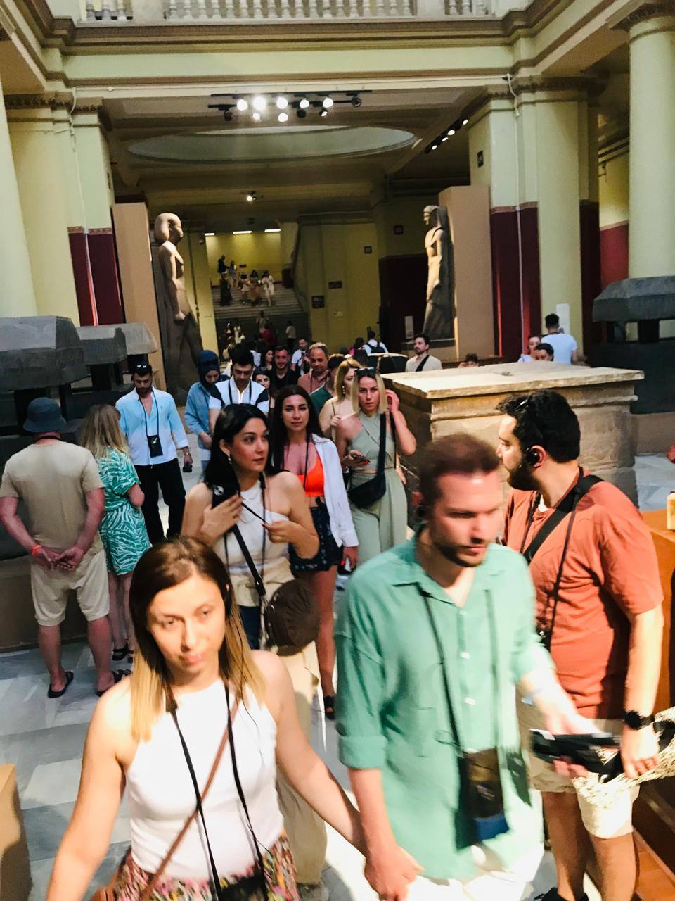 إقبال كبير من السائحين على زيارة المتحف المصري بالتحرير 