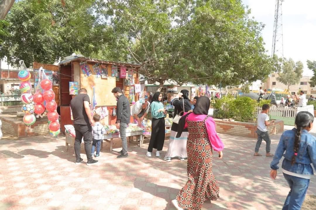 توافد المواطنين على حديقه صنعاء بكفر الشيخ