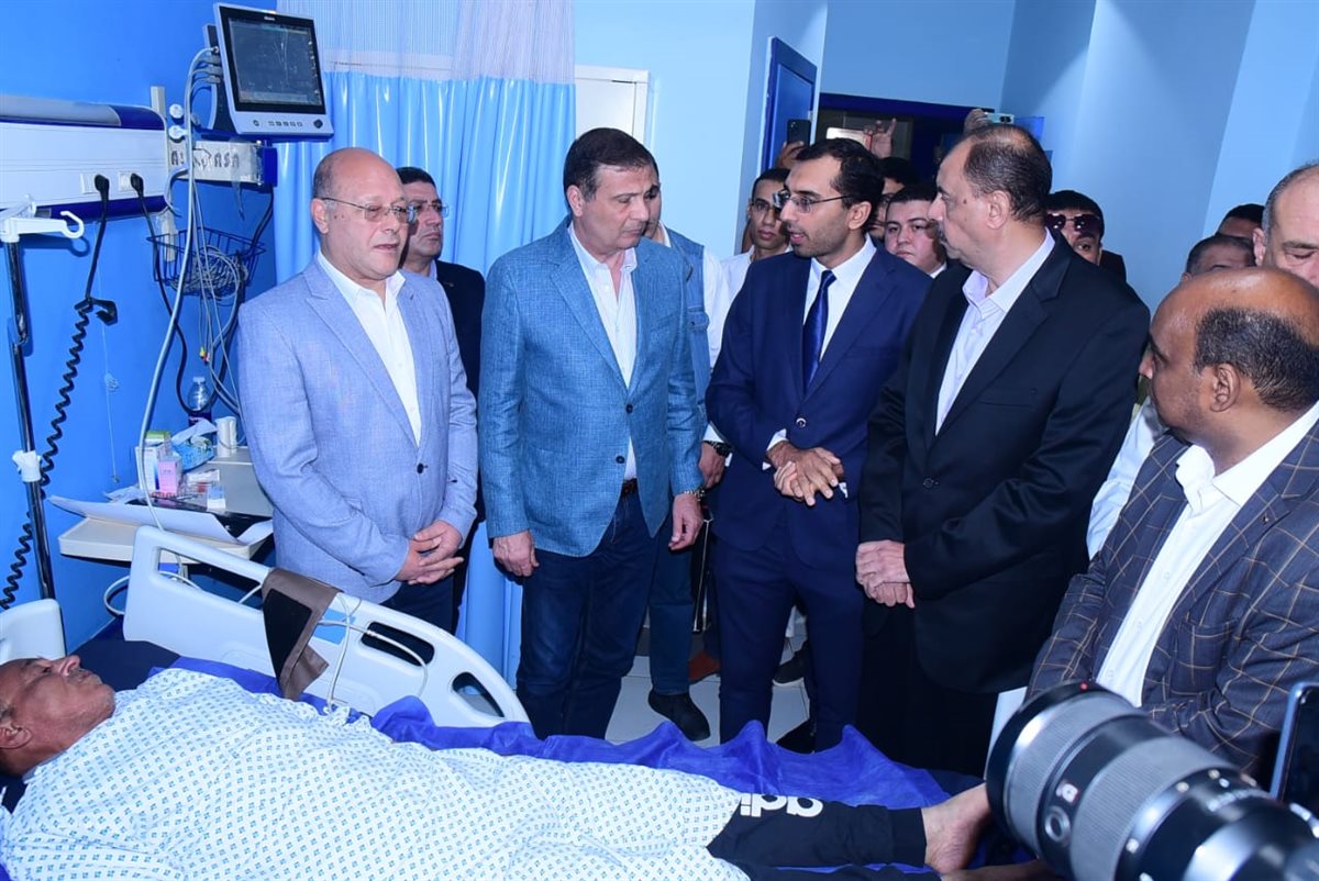 زيارة وزير الزراعة للمستشفى