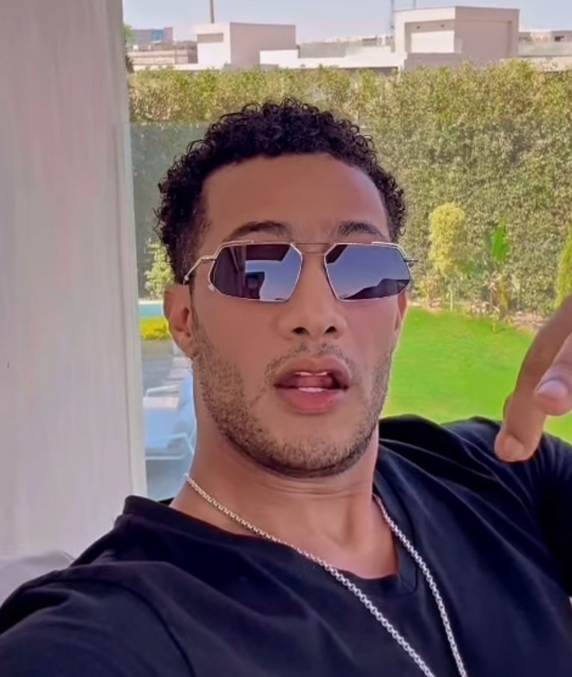 محمد رمضان يشوق لأحدث أغانيه 