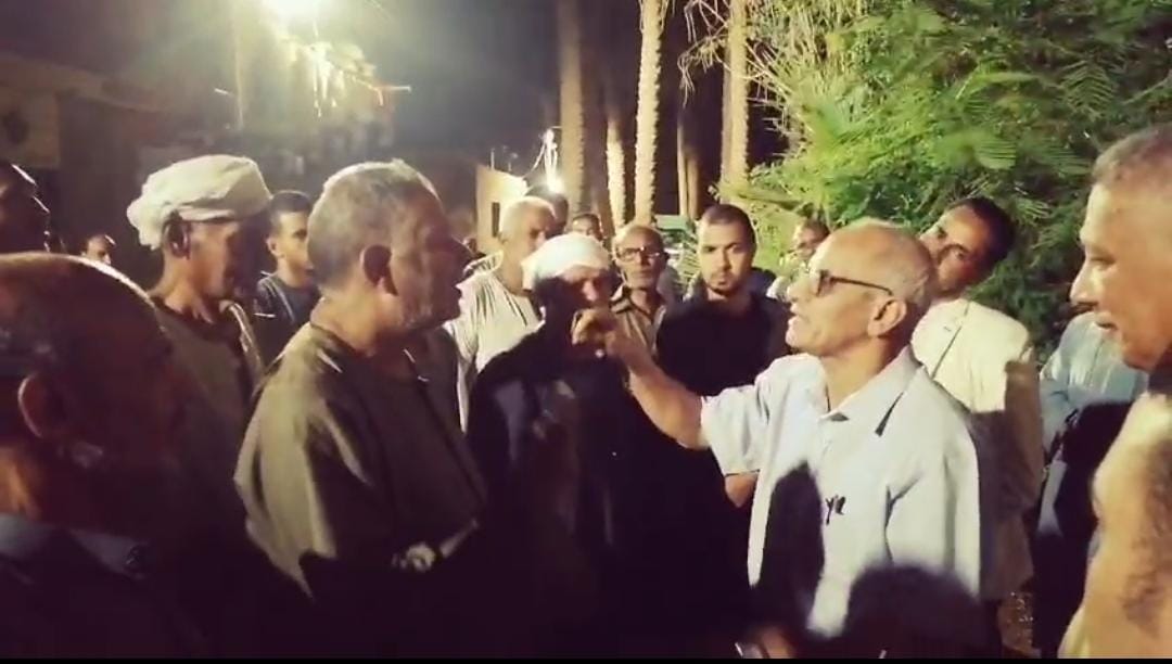 طبيب قنا يقدم واجب العزاء لأسرة المسنة