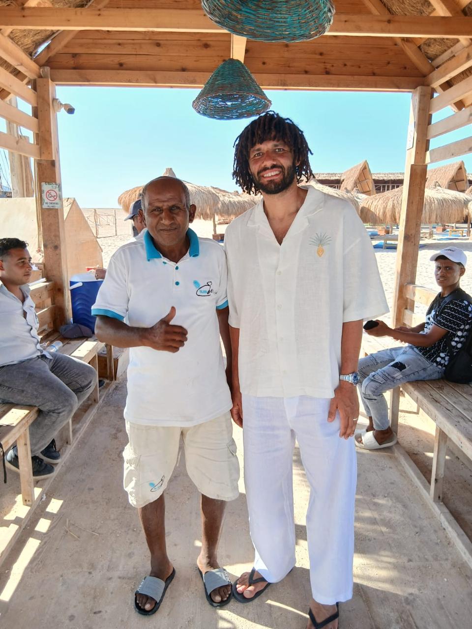 محمد النني على شواطئ الغردقة 