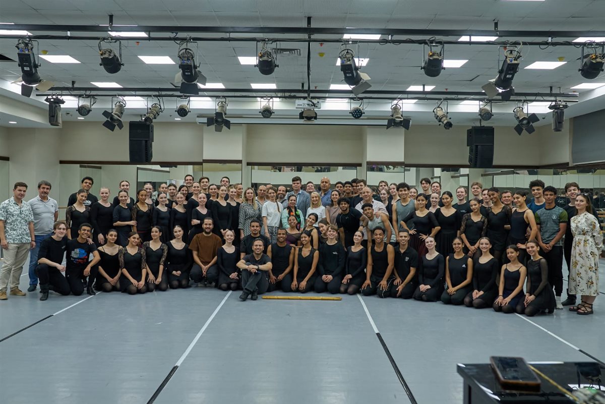 فرقة كوستروما الروسية للبالية تقيم ورشة بأكاديمية الفنون