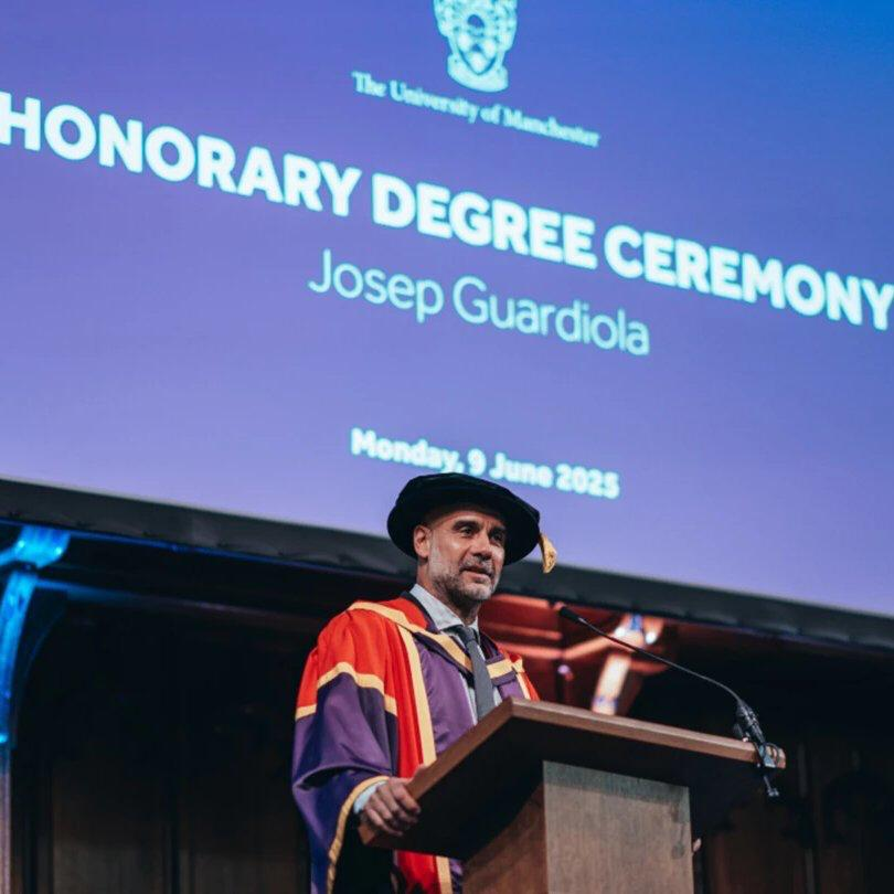<strong>جوارديولا يحصل على الدرجة الفخرية من جامعة مانشستر لإسهاماته مع السماوي على مدار 9 سنوات داخل الملعب وخارجه</strong>