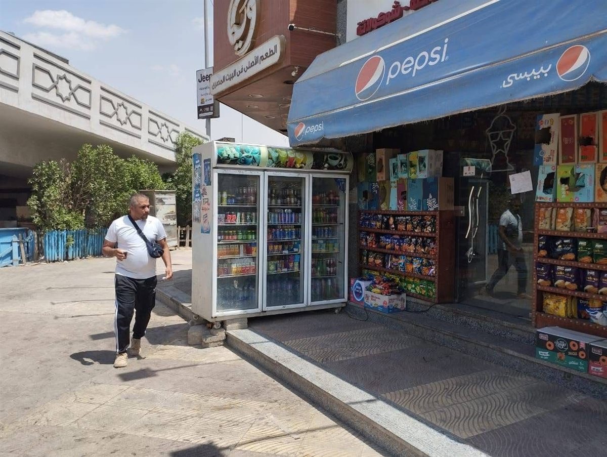 محافظة القاهرة تشّن حملة مكبرة لغلق وتشميع عدد من المحال المخالفة