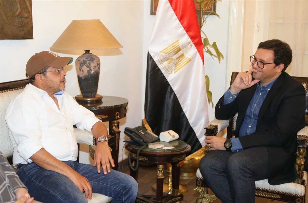 اجتماع وزير الثقافة الدكتور أحمد هنو بالفنان محمد هنيدي 