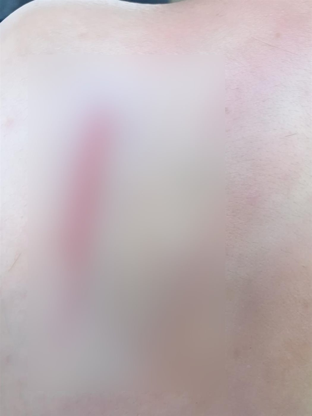 جانب من الاعتداء على  فتاة تتهم صاحبة كوافير علا والعاملين بالمحل بالتعدي عليها