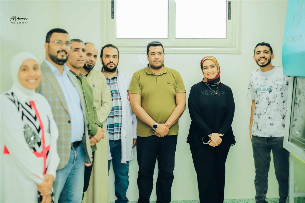 أثناء تسليم الجهاز للمستشفى