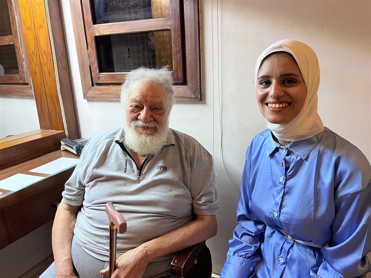 الفنان يحيى الفخراني مع منى عقبي