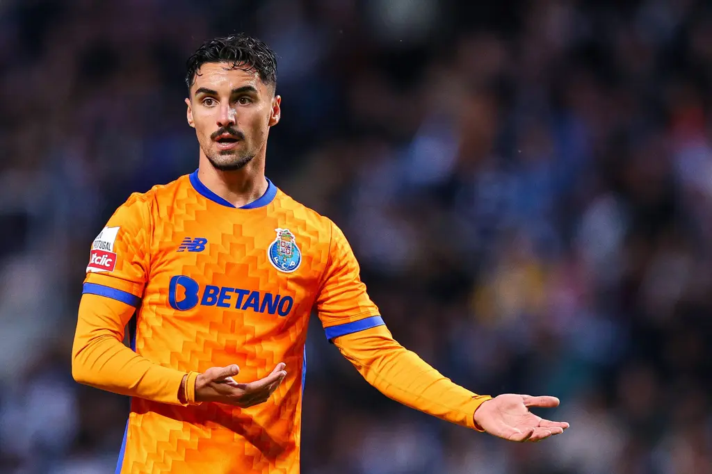 <strong>ستيفن يوستاكيو لاعب وسط فريق بورتو البرتغالي</strong>