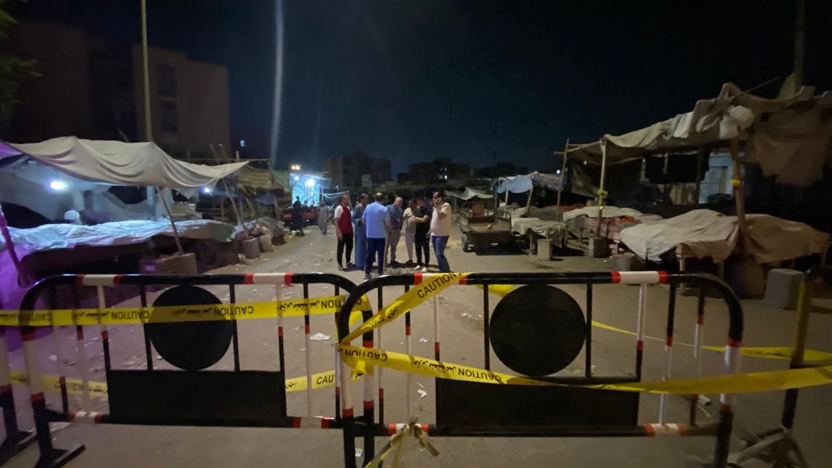 غلق طريق سوق المنطقة الرابعة في السادات بالمنوفية