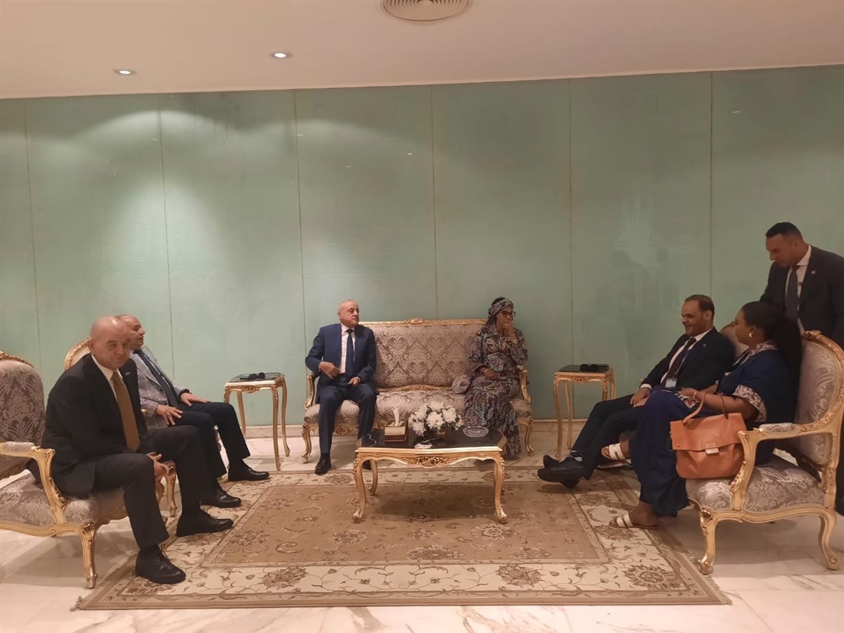 محافظ الأقصر يستقبل سيدة جامبيا الأولى 