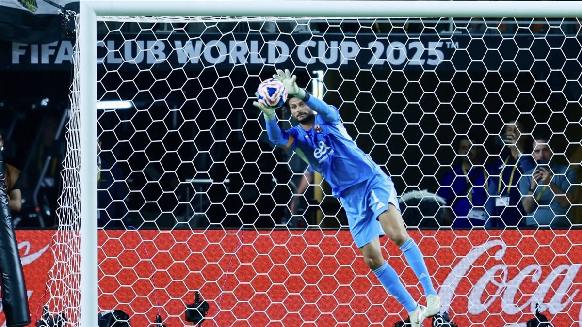 <strong>محمد الشناوي أمام إنتر ميامي</strong>