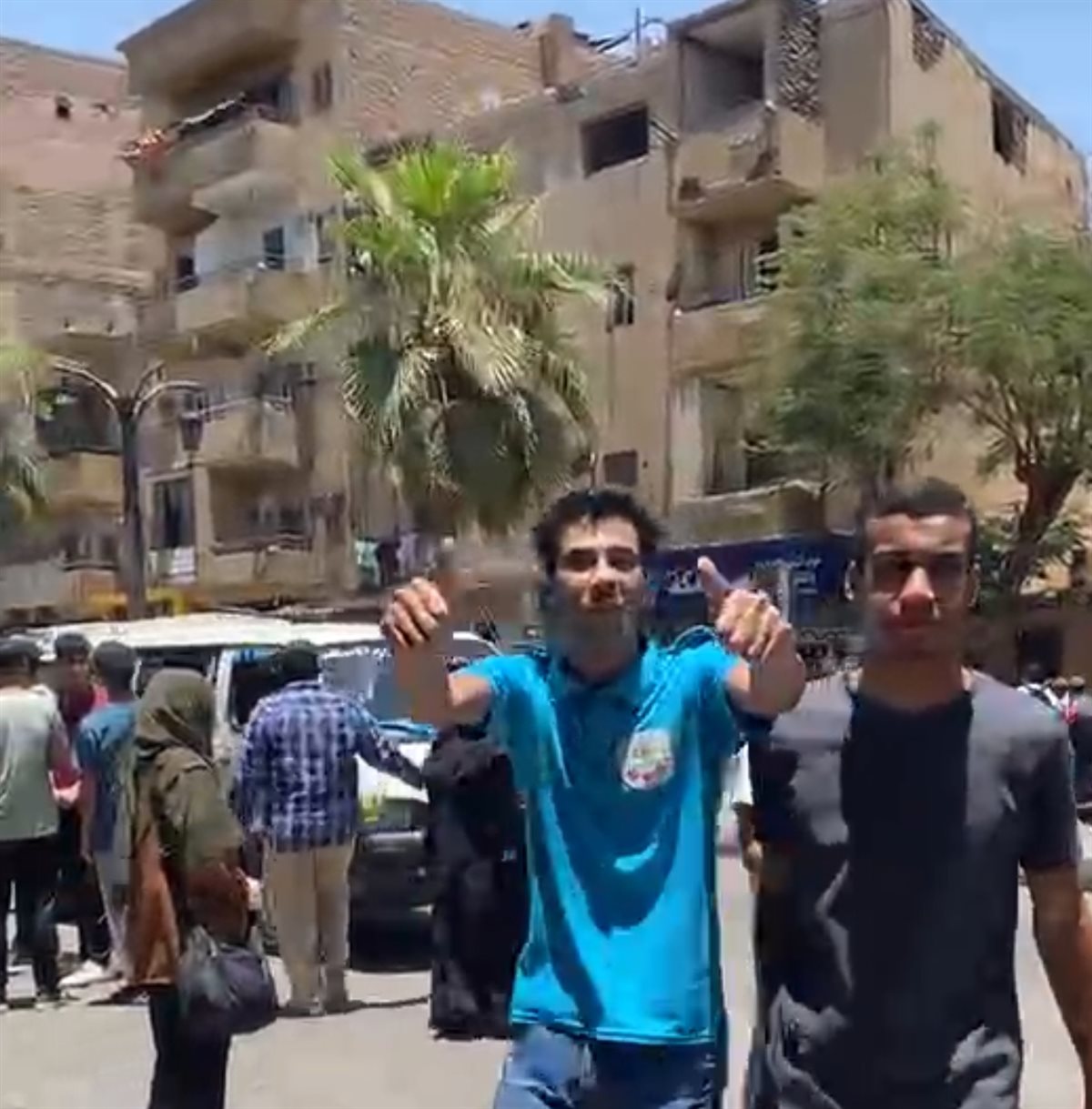 فرحة طلاب الثانوية بالأقصر بسهولة أول أيام الامتحانات