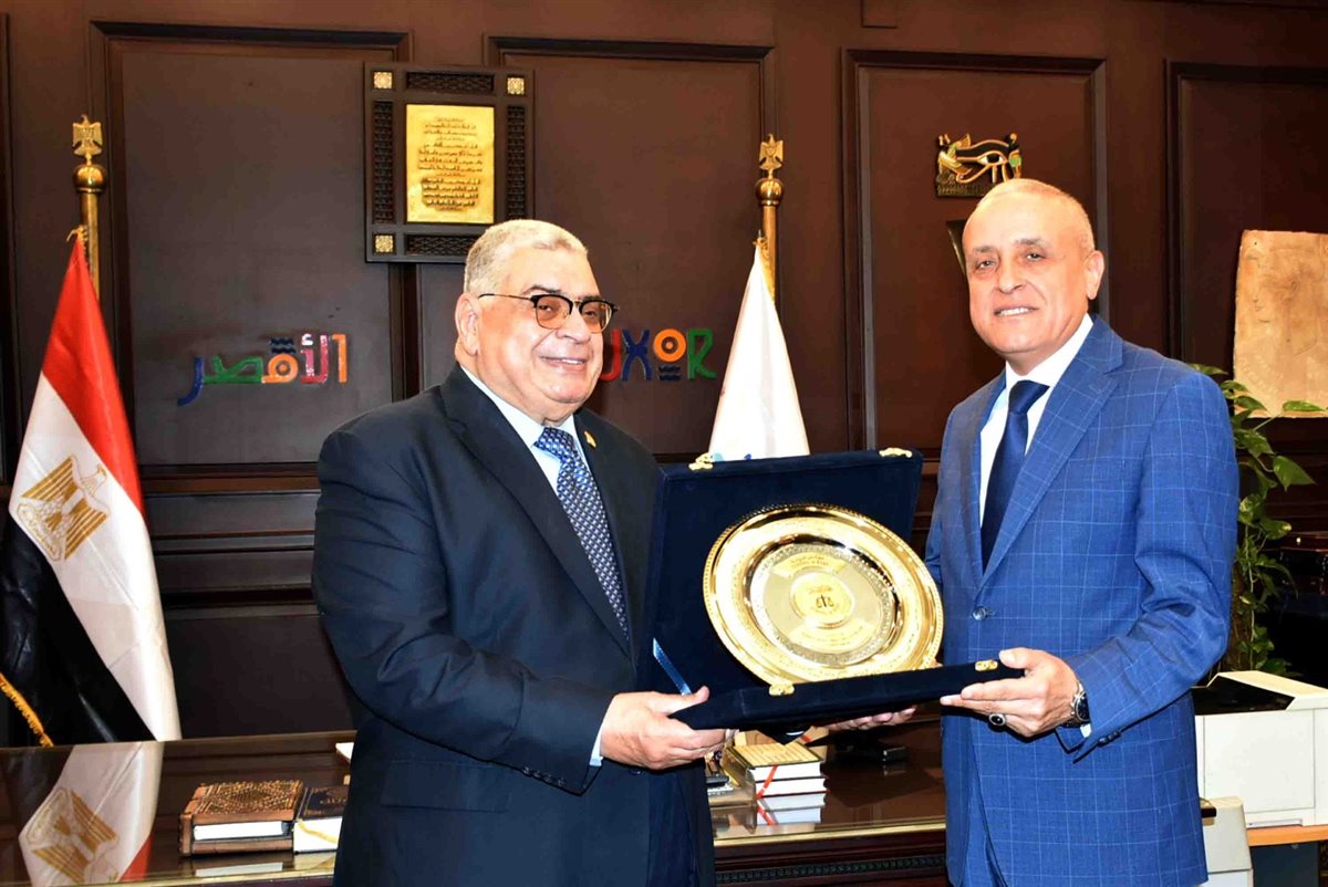 محافظ الأقصر وافتتاح مكتب توثيق مجلس الدولة 