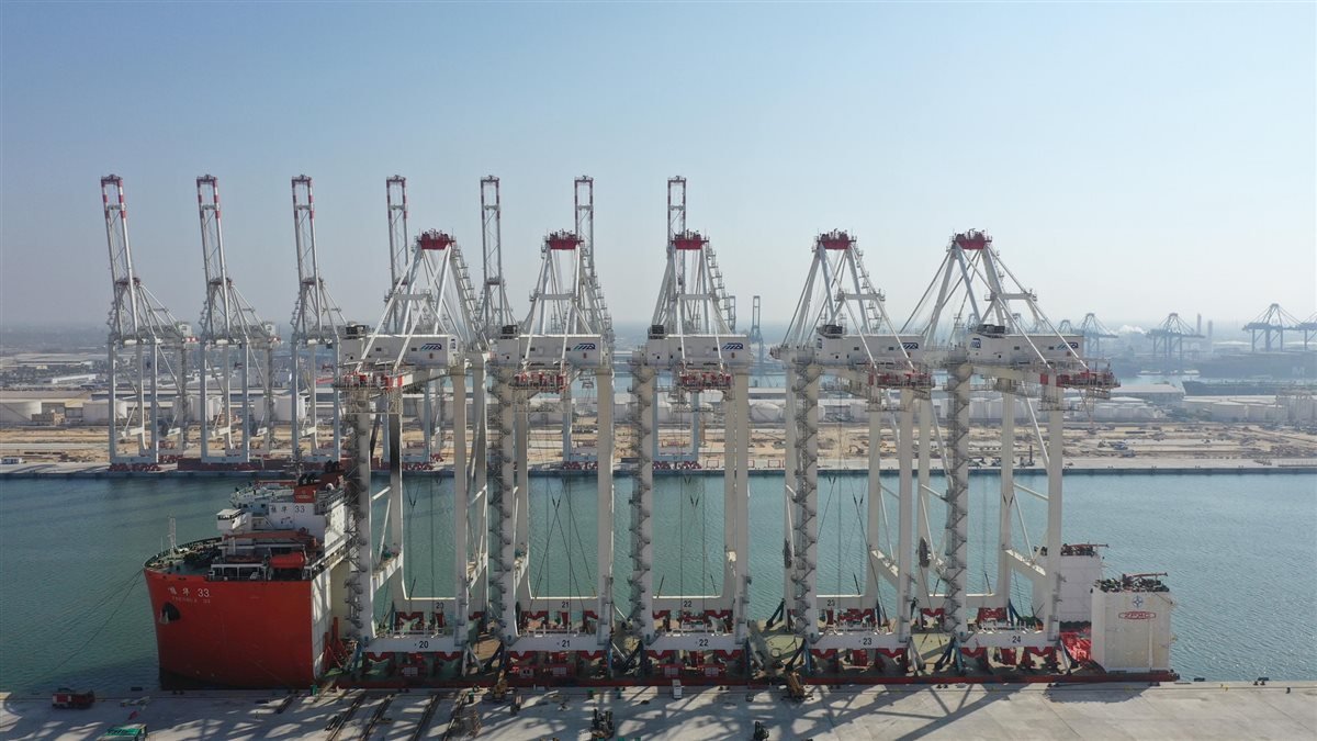 أوناش محطة حاويات تحيا مصر1 بميناء دمياط