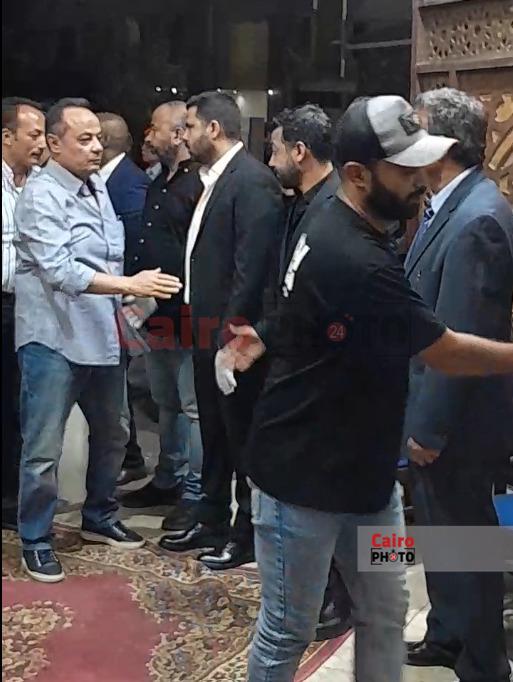 <strong>صور عزاء والد محمد طارق </strong>