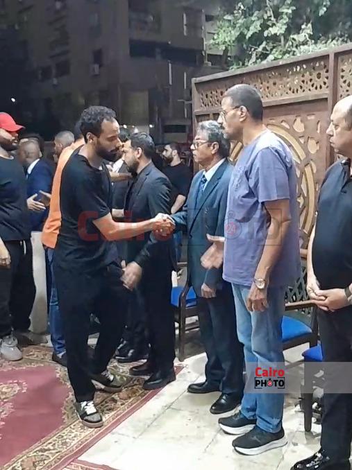 <strong>صور عزاء والد محمد طارق </strong>