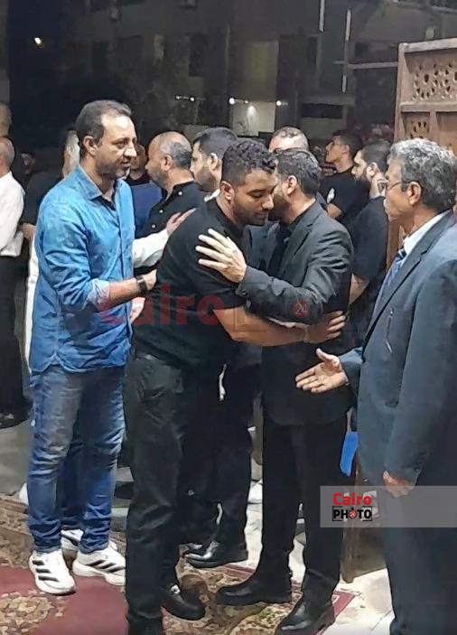 <strong>صور عزاء والد محمد طارق </strong>