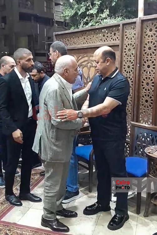 <strong>صور عزاء والد محمد طارق </strong>