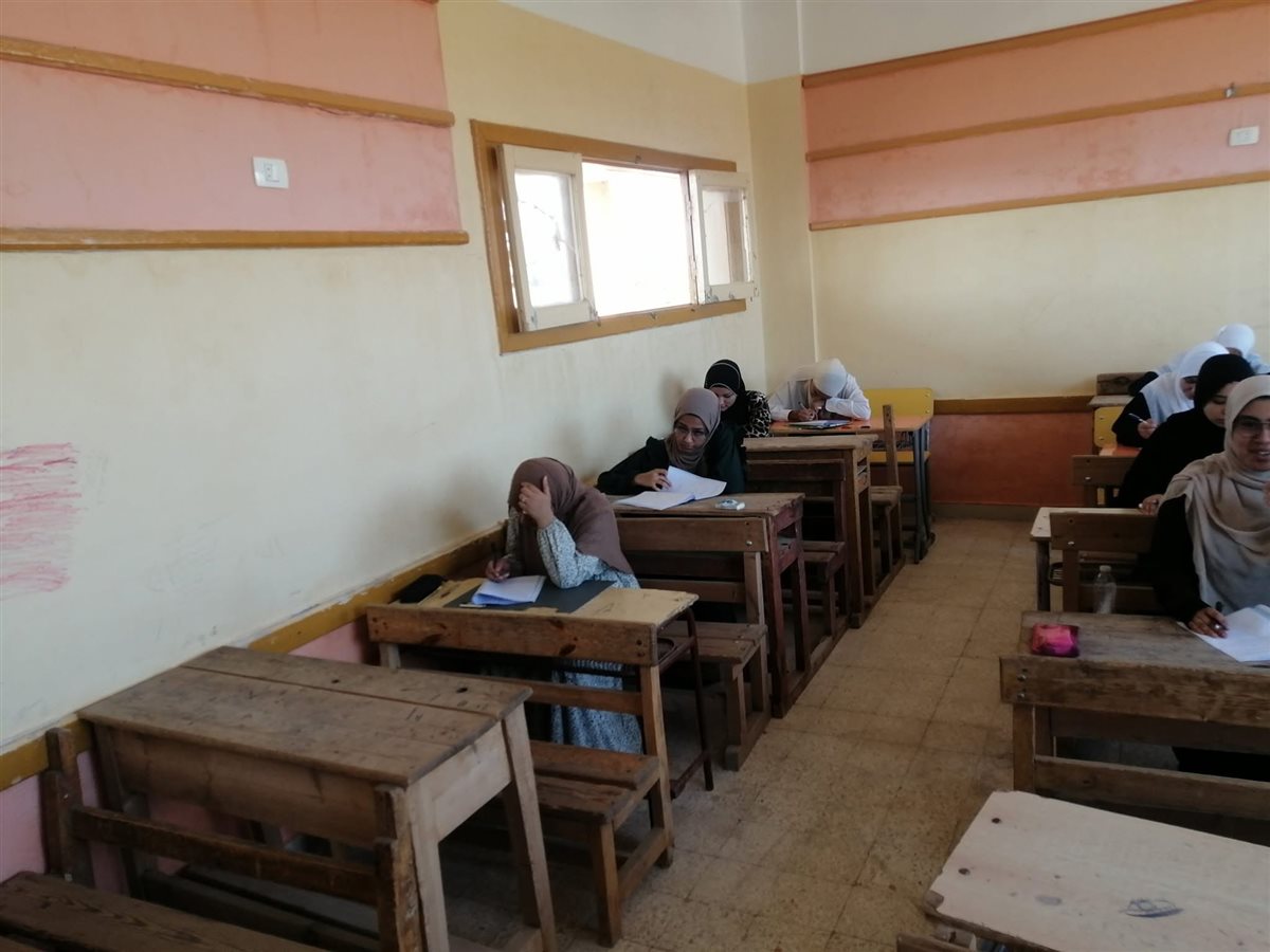 رئيس منطقة الاقصر الأزهرية يتفقد لجان الامتحانات